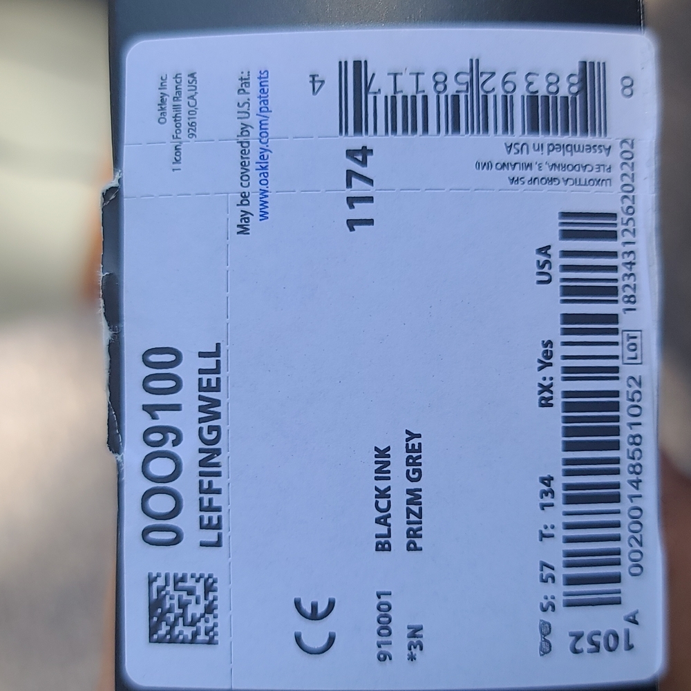 Oakley πΆ - Picture 2 of 2